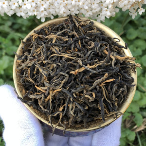 Черный (красный) чай Дянь Хун Цзин Хао Золотой пух высший сорт 100 г